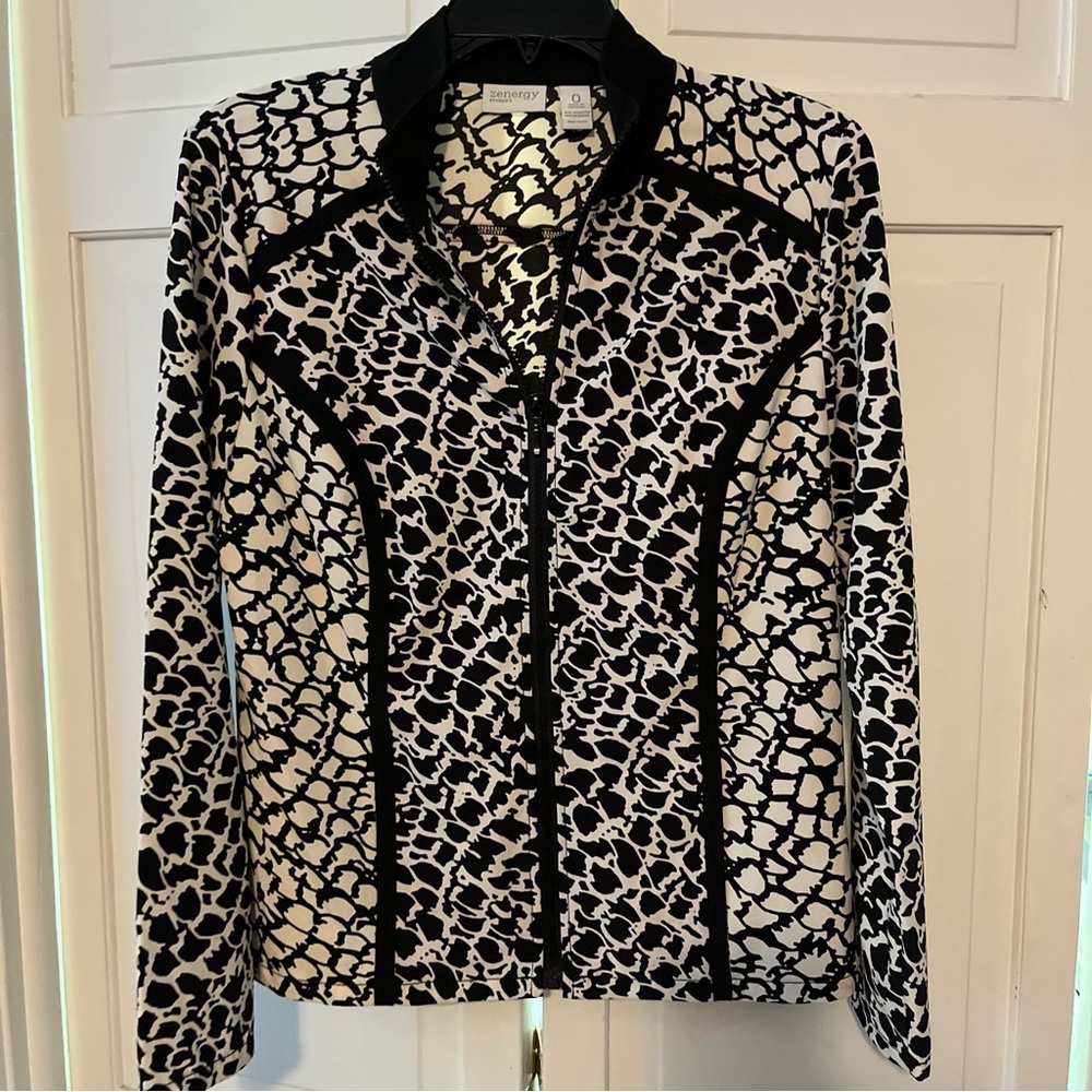 Zenergy by Chico's Size 0 Zippered Jacket (CL240)